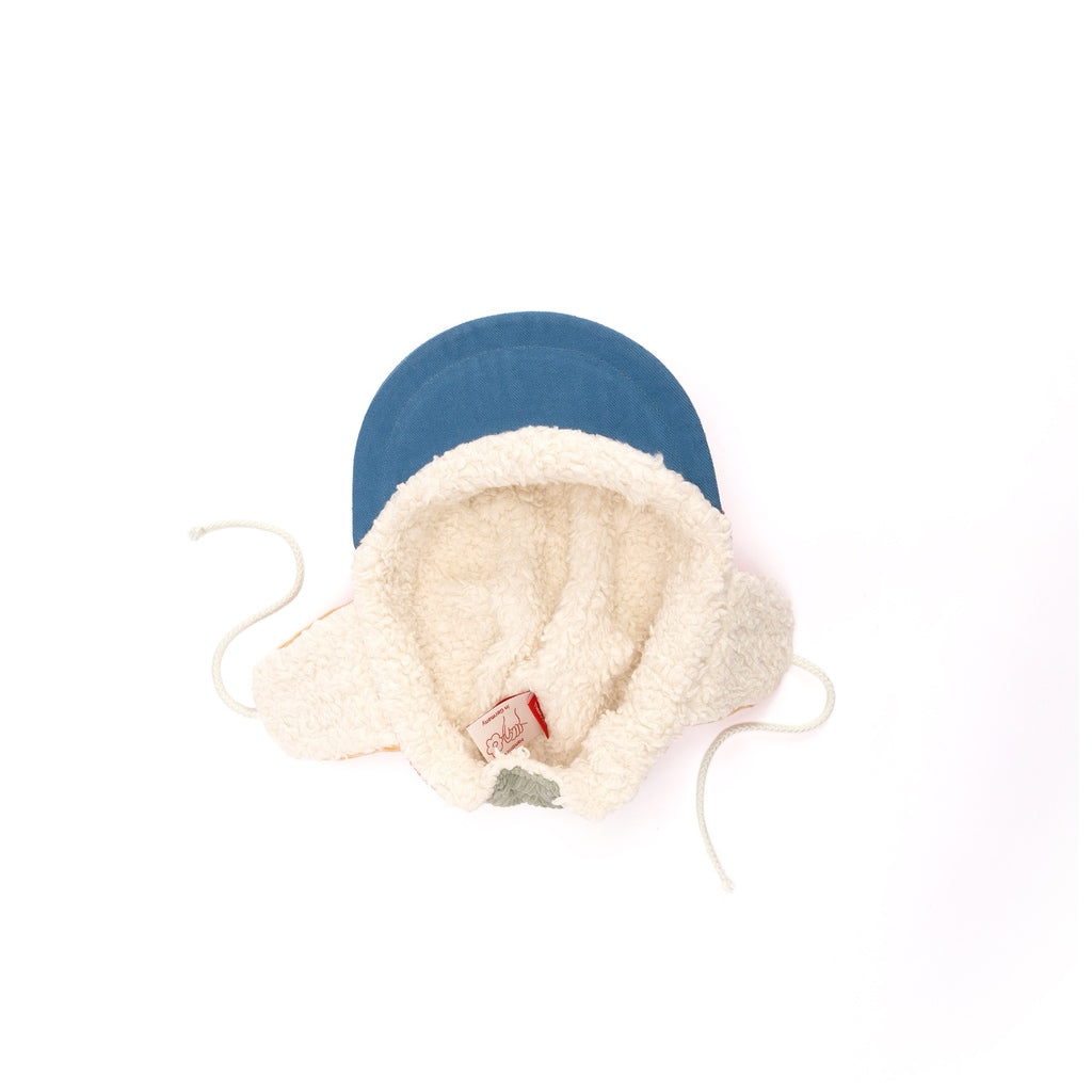 Kinder Cap Robin Avila