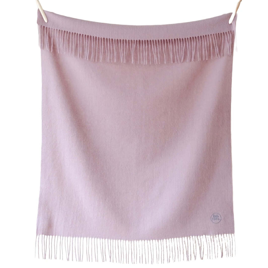 Molemin | Super Soft Lambswool Baby Blanket - Dusky Pink | von The Tartan Blanket Co.