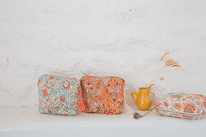 Molemin | Teiki Pouch Rainbow Flowers | von Louise Misha