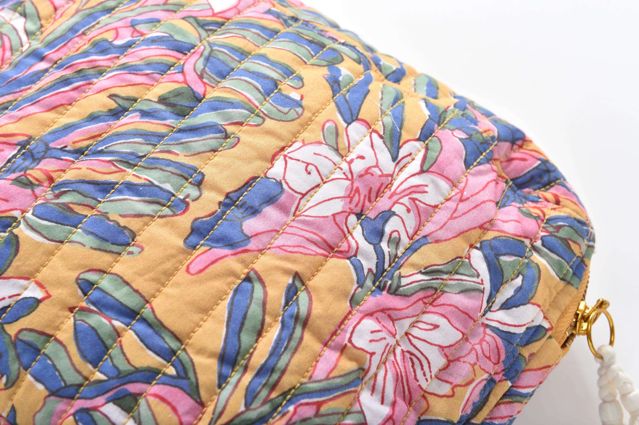 Molemin | Teiki Pouch Honey Flowers | von Louise Misha