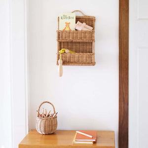 Molemin | Rattan Hello hanging shelf | von Olli Ella