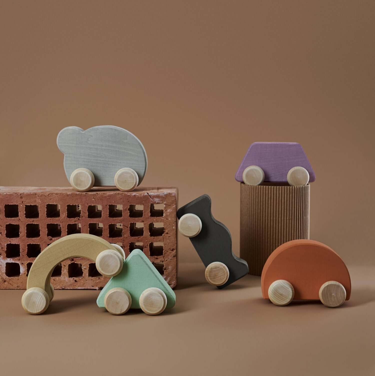 Molemin | Toy car Apricot | von Raduga Grëz